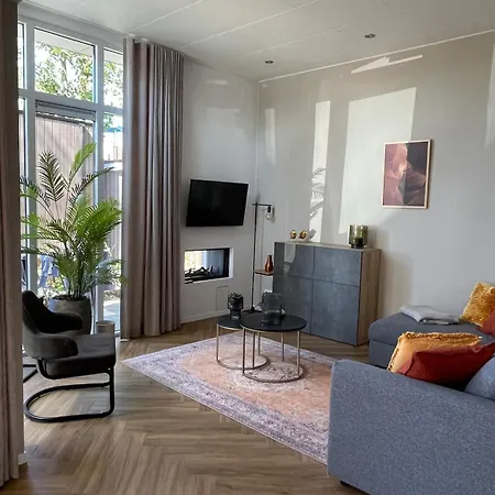 Apartment Ijssel Cube Mit Sauna&kamin Lathum